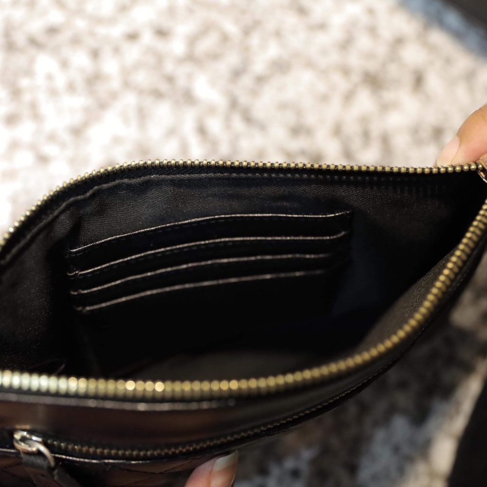 GUESS Outlet Wristlet
